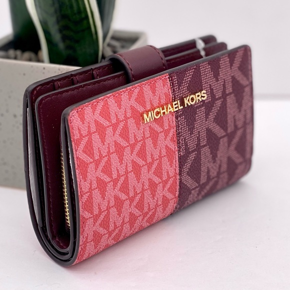 Michael Kors Jet Set Medium Two-Tone Logo Wallet - Picture 5 of 11